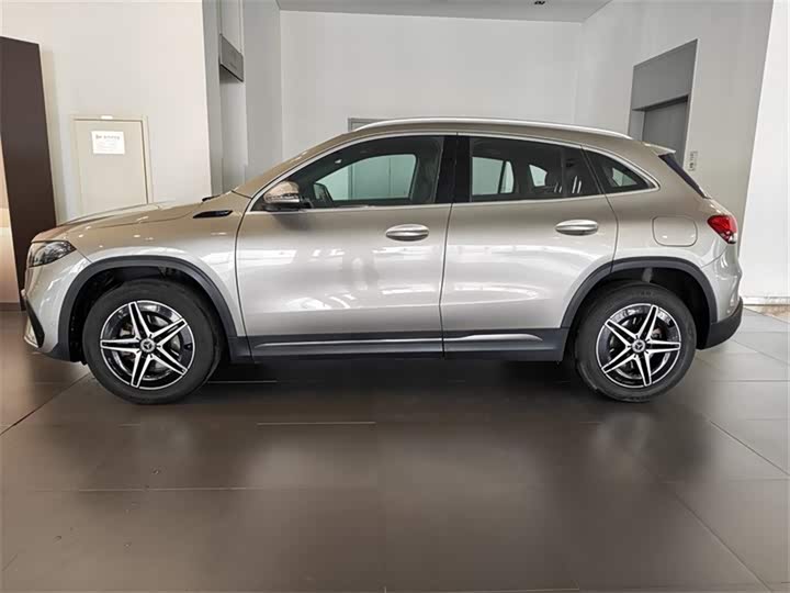 Фото 2 - Mercedes-Benz EQA