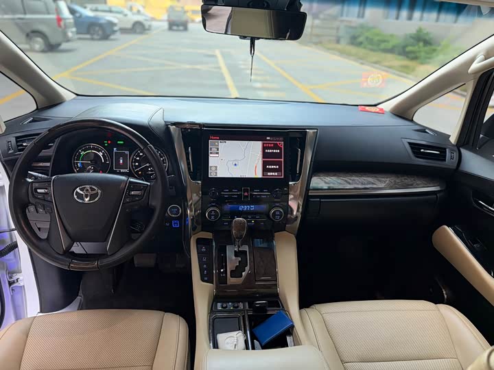 Фото 7 - Toyota Alphard