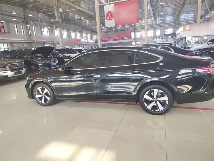 Фото 5 - Volkswagen Magotan