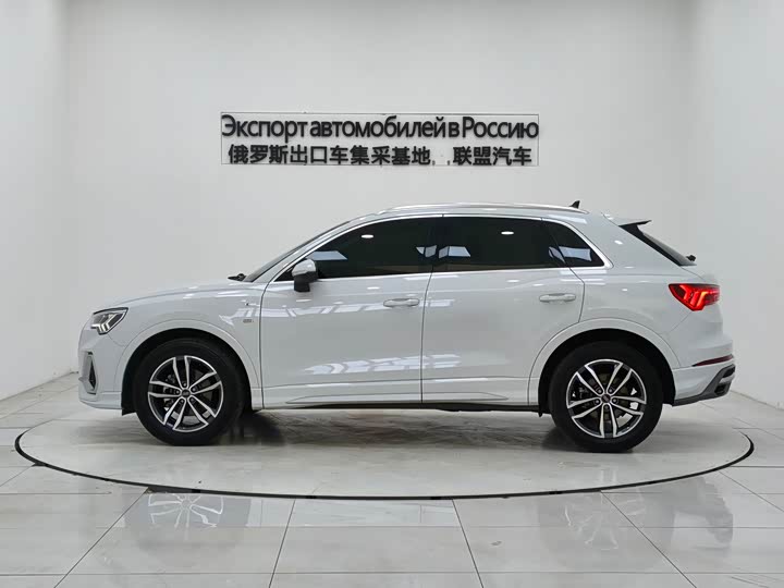 Фото 4 - Audi Q3