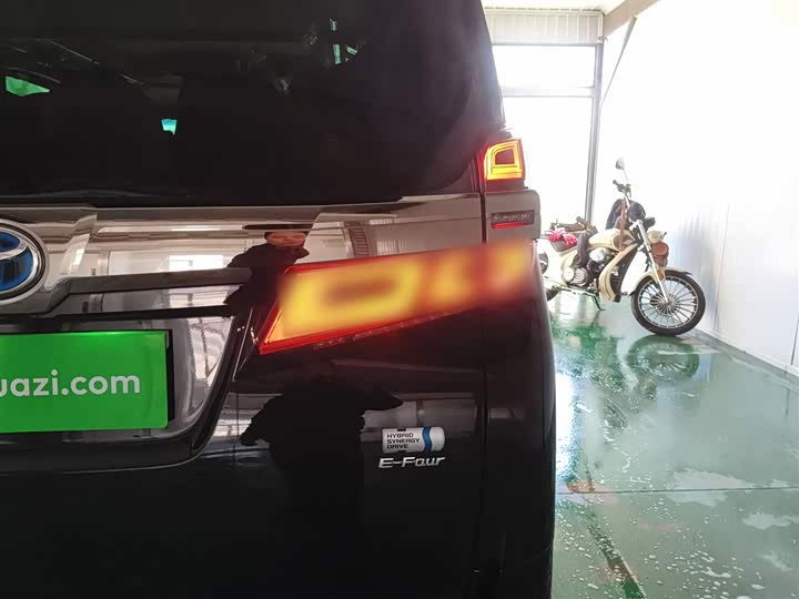 Фото 8 - Toyota Vellfire