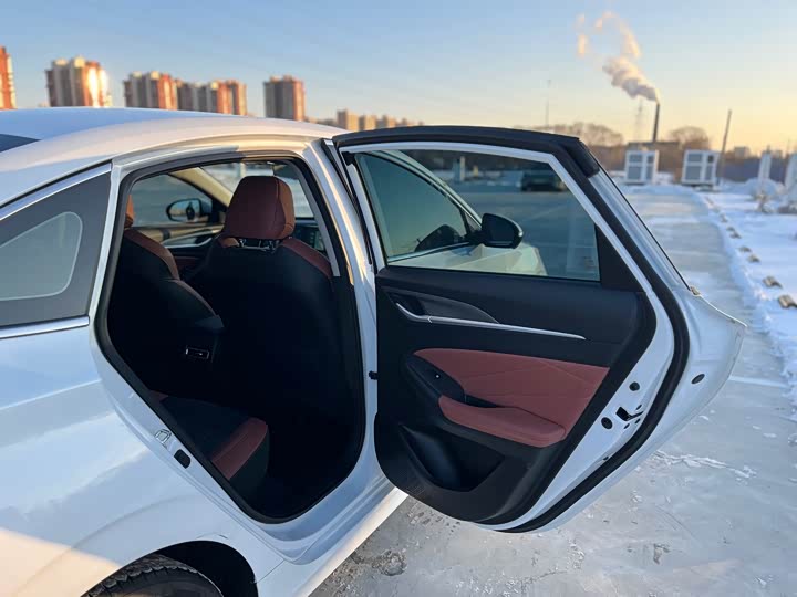 Фото 9 - Changan Eado Plus