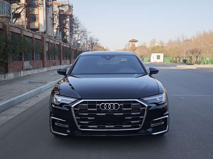 Фото 2 - Audi A6L