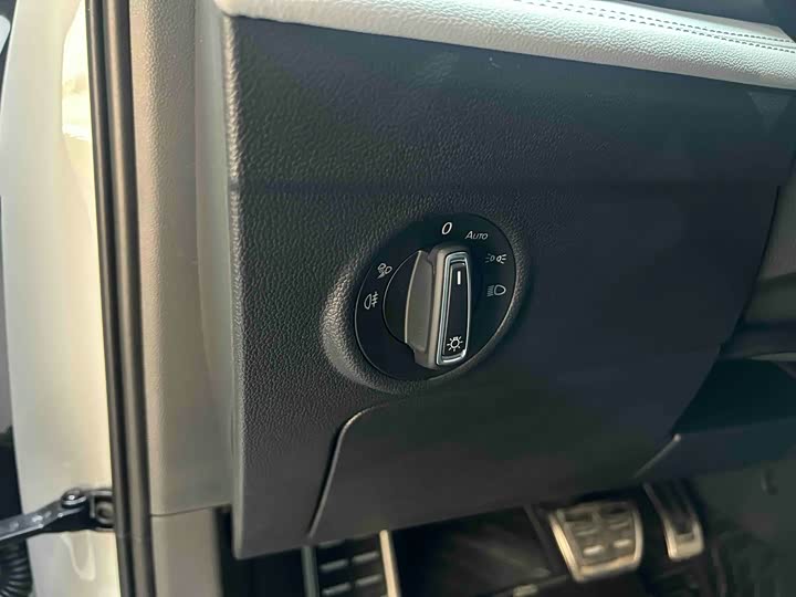 Фото 7 - Volkswagen Tiguan L Pro