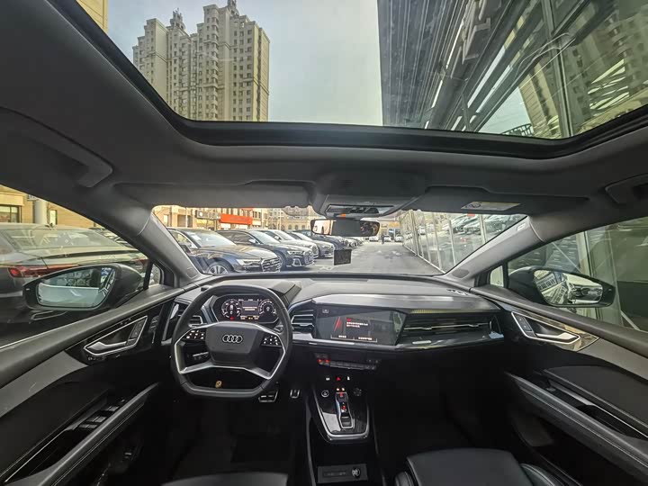 Фото 6 - Audi Q4 e-tron