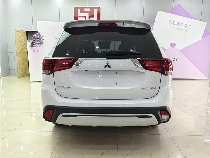 Фото 5 - Mitsubishi Outlander