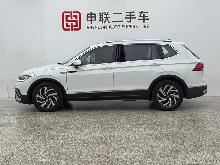 Фото 3 - Volkswagen Tiguan L Pro