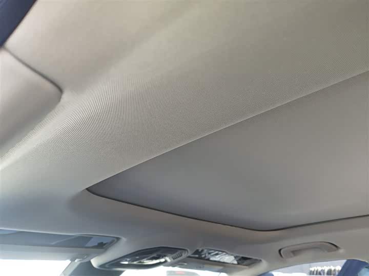 Фото 9 - Geely Atlas L