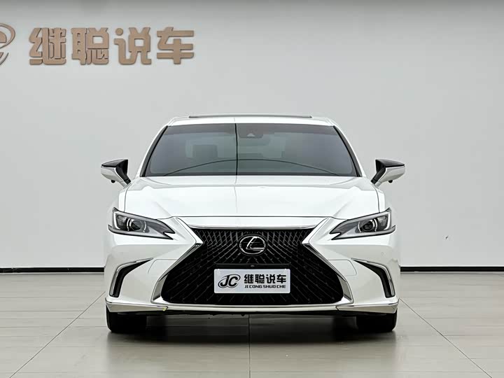 Фото 2 - Lexus ES
