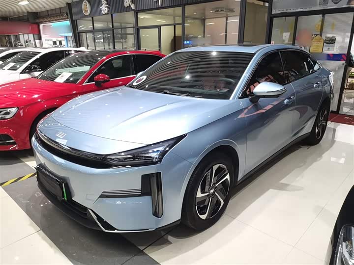 Фото 2 - Geely Galaxy L6