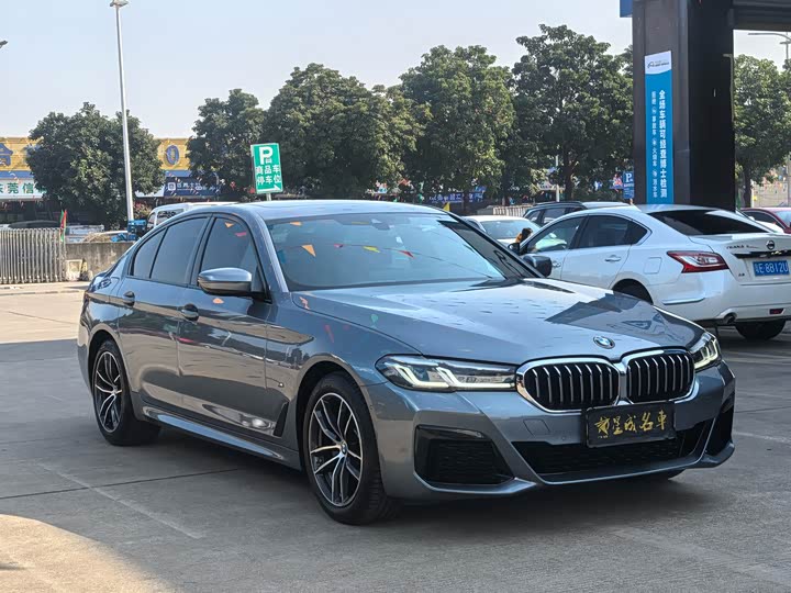 Фото 3 - BMW 5 Series