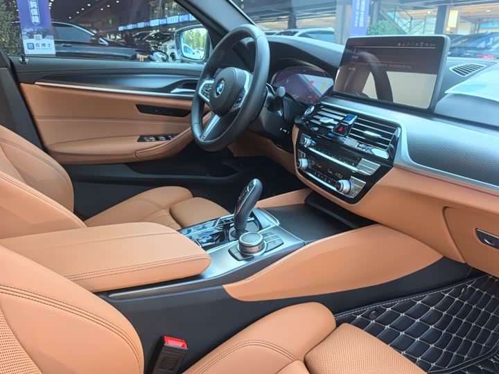 Фото 8 - BMW 5 Series