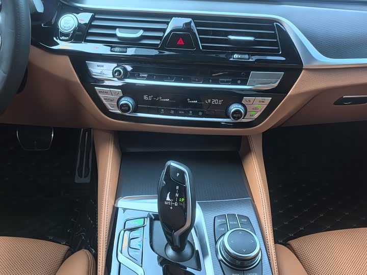 Фото 9 - BMW 5 Series