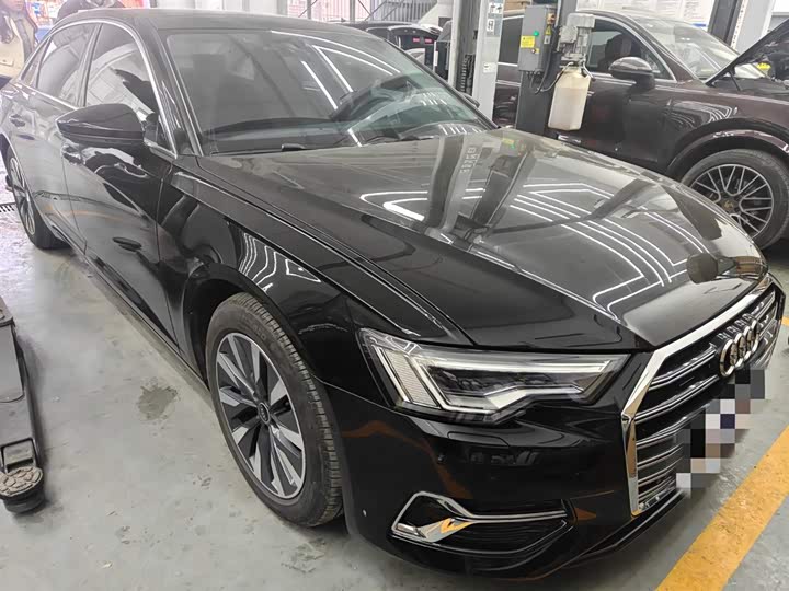 Фото 2 - Audi A6L