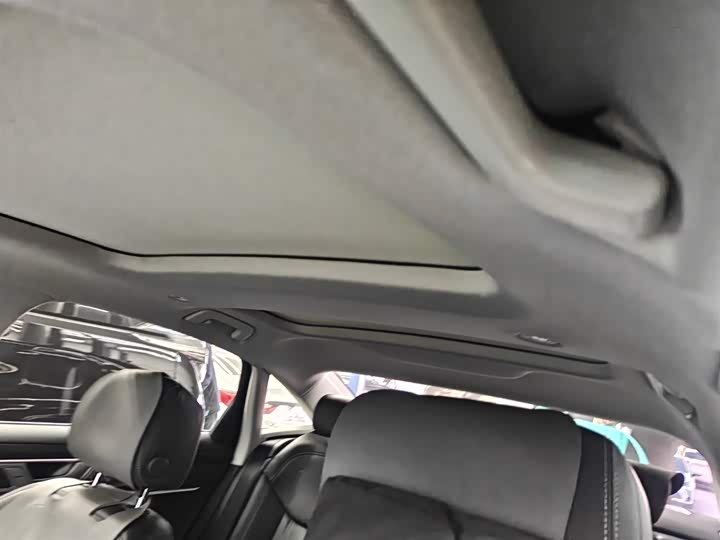 Фото 5 - Audi A6L