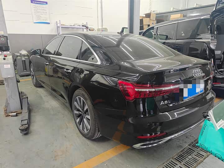 Фото 9 - Audi A6L