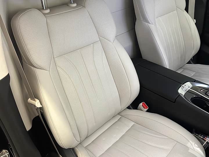 Фото 3 - Zeekr 009