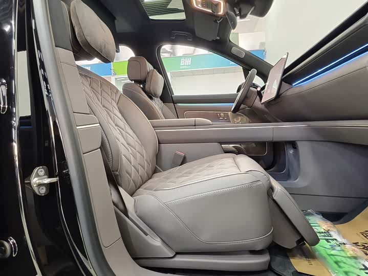 Фото 8 - Nio ES8