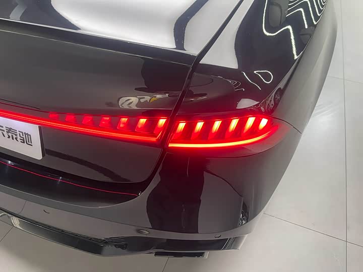 Фото 7 - Audi A7L