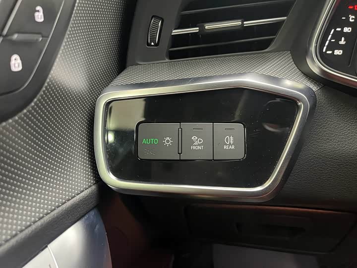 Фото 8 - Audi A7L