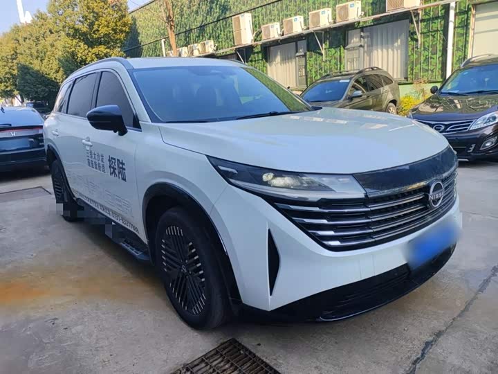 Фото 4 - Nissan Pathfinder