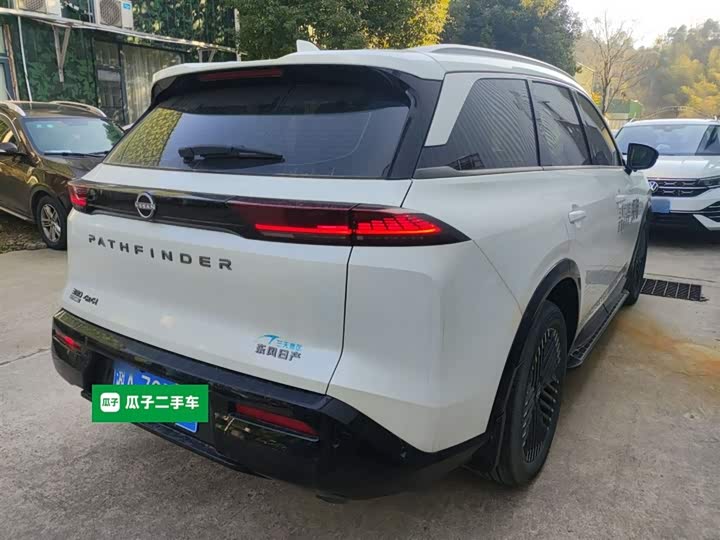 Фото 7 - Nissan Pathfinder