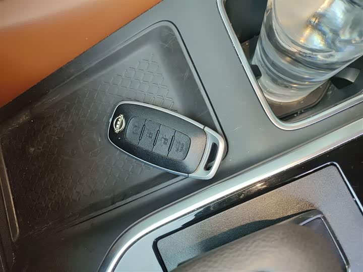 Фото 9 - Nissan Pathfinder