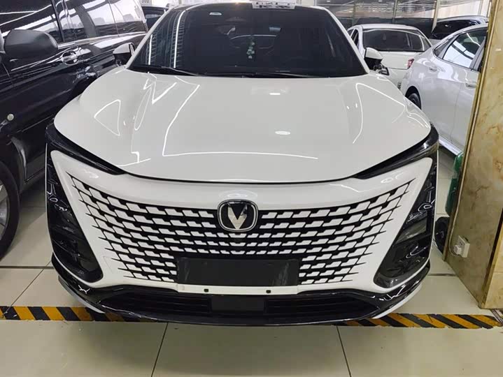 Фото 2 - Changan UNI-T