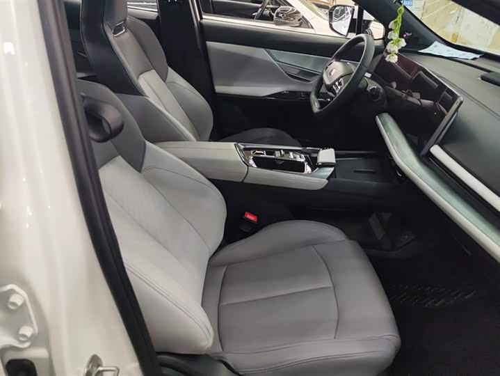 Фото 8 - Changan UNI-T