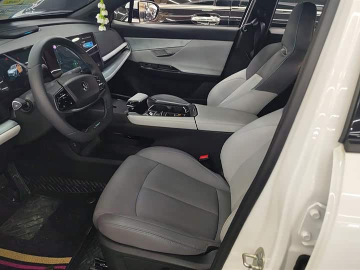 Фото 9 - Changan UNI-T