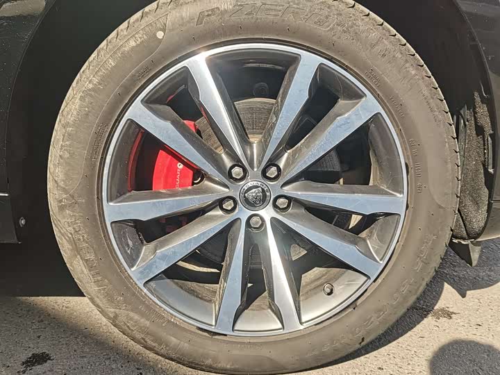 Фото 7 - Jaguar F-Pace