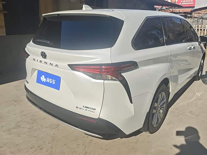 Фото 3 - Toyota Sienna