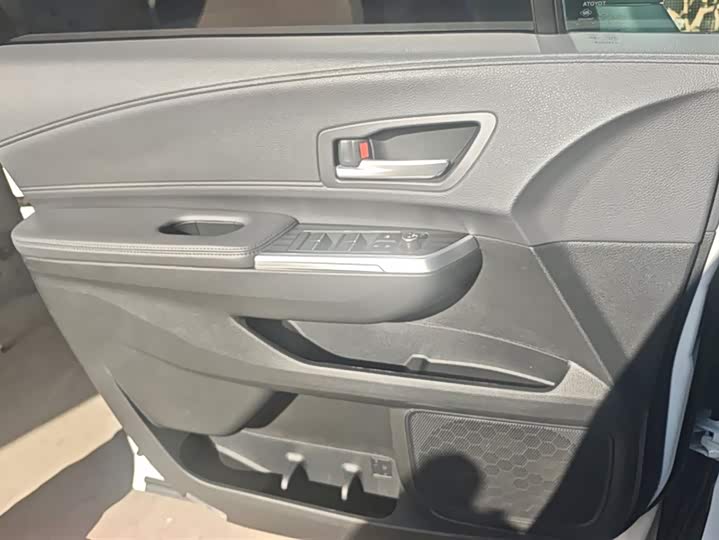 Фото 7 - Toyota Sienna