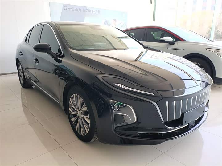 Фото 4 - Hongqi E-QM5