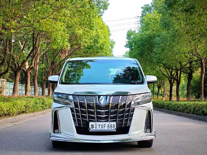 Фото 2 - Toyota Alphard