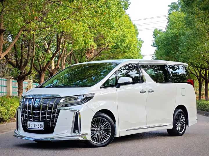 Фото 3 - Toyota Alphard
