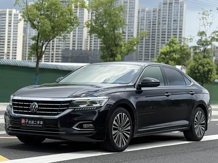 Фото 1 - Volkswagen Passat