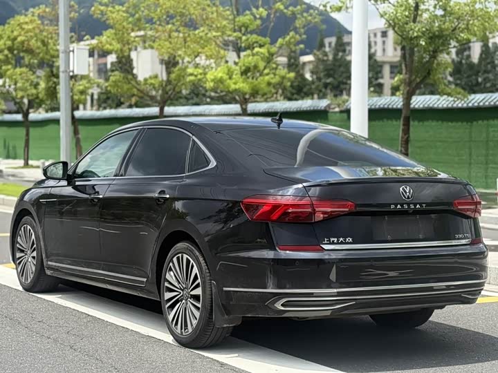 Фото 8 - Volkswagen Passat