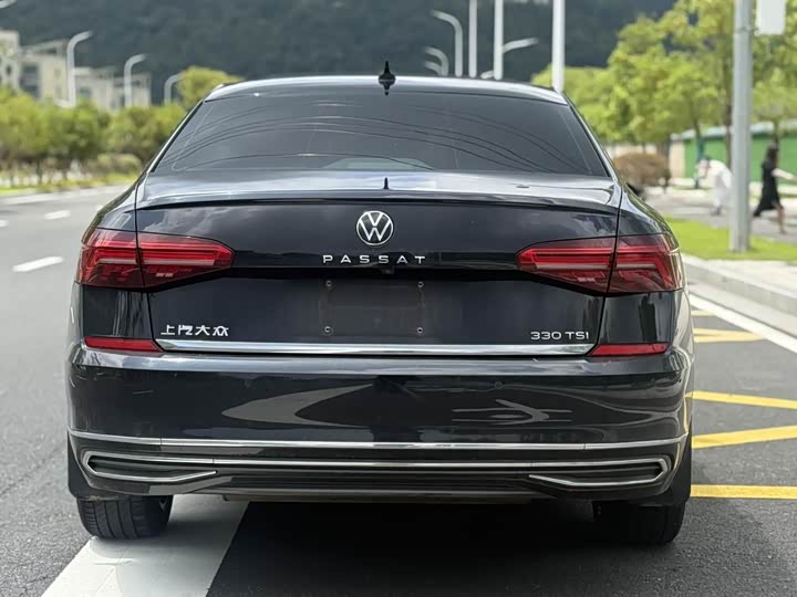 Фото 9 - Volkswagen Passat