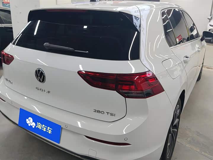 Фото 3 - Volkswagen Golf