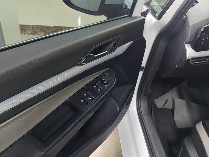 Фото 7 - Volkswagen Golf