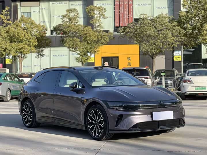 Фото 3 - Zeekr 007 GT