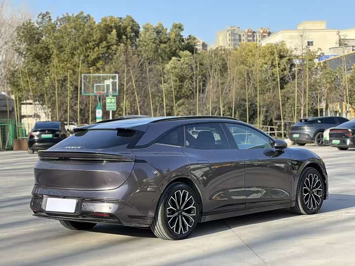 Фото 7 - Zeekr 007 GT