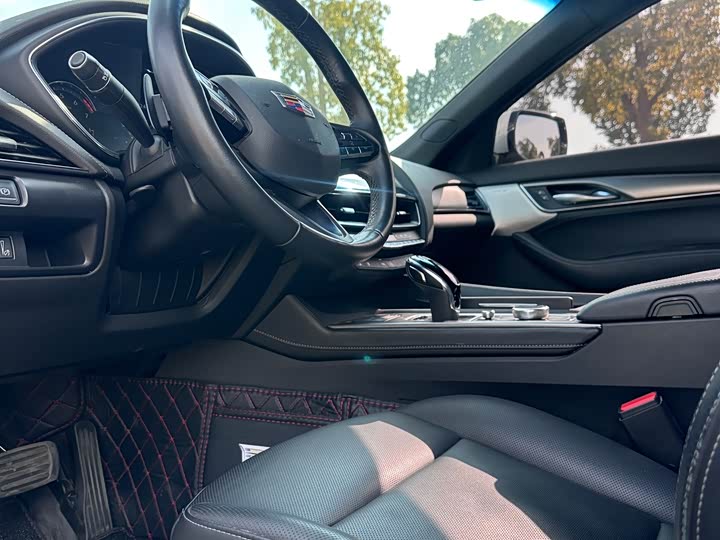 Фото 6 - Cadillac CT5