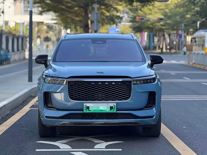 Фото 2 - LiXiang One