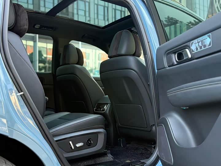 Фото 5 - LiXiang One