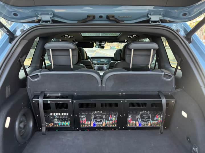 Фото 6 - LiXiang One