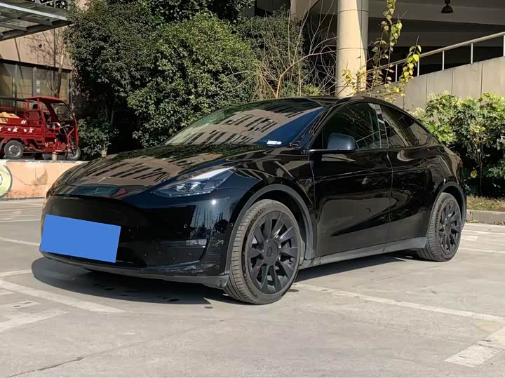 Фото 1 - Tesla Model Y