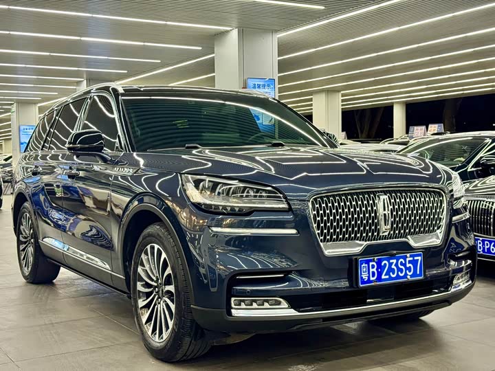 Фото 3 - Lincoln Aviator