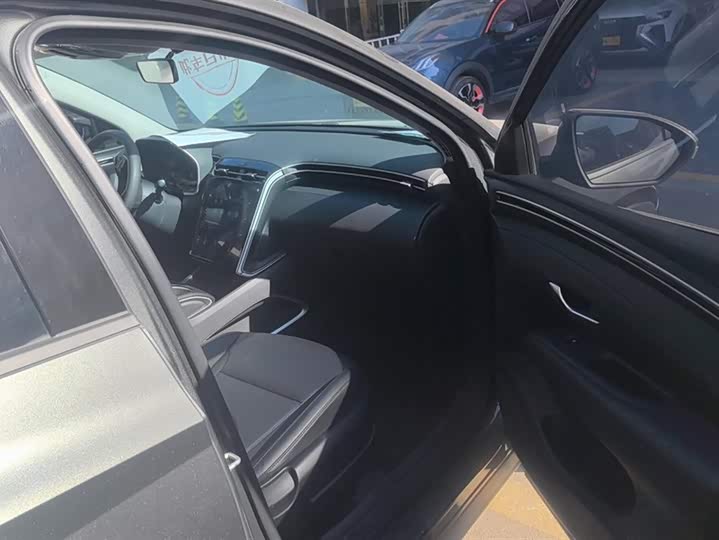 Фото 8 - Hyundai Tucson L